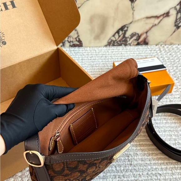 Coach Brown Signature Shoulder Bag - Picture 6 of 6